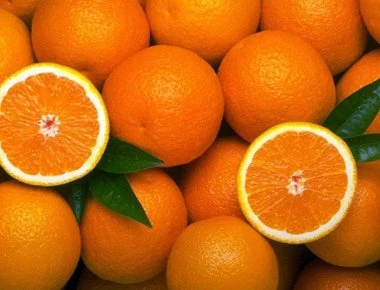 Σε τι βοηθάει ένα κομμένο πορτοκάλι μέσα στο ψυγείο;